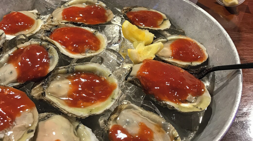 Best oysters in the Panama City area. Friendly staff and cold beer!