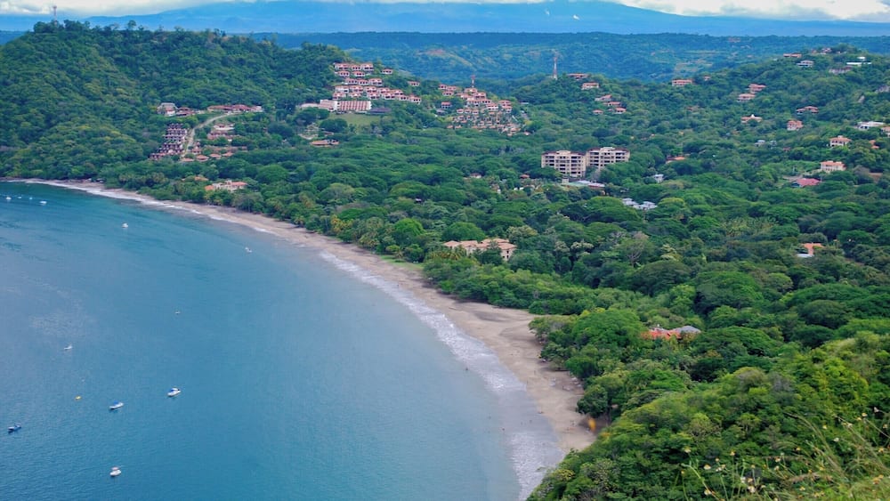 A birds eye view of the white sand beach of Playa Hermosa.
http://www.divebuddies4life.com/playa-del-coco-snorkeling-spots/