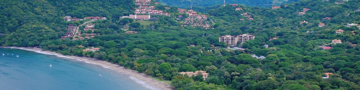 A birds eye view of the white sand beach of Playa Hermosa.
http://www.divebuddies4life.com/playa-del-coco-snorkeling-spots/