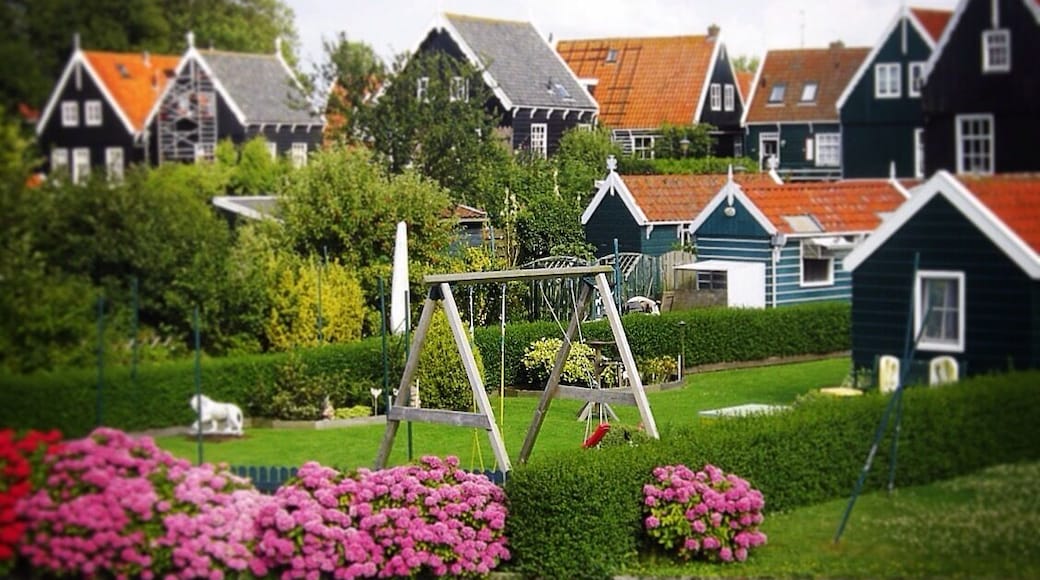 Volendam is home to inhabitants who aré well-loved for the traditional costumes and practices. There is a great cheese farm and clog factory on the way from Amsterdam to Volendam.