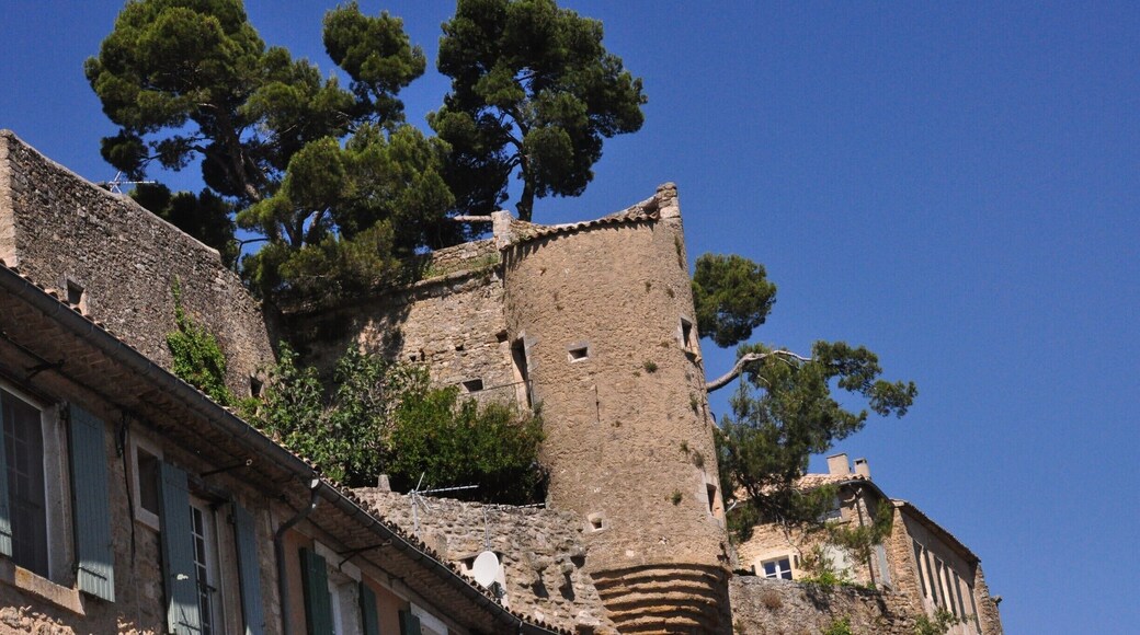 We visited Menerbes on market day, but could still find quiet spots to contemplate this lovely village and its views.