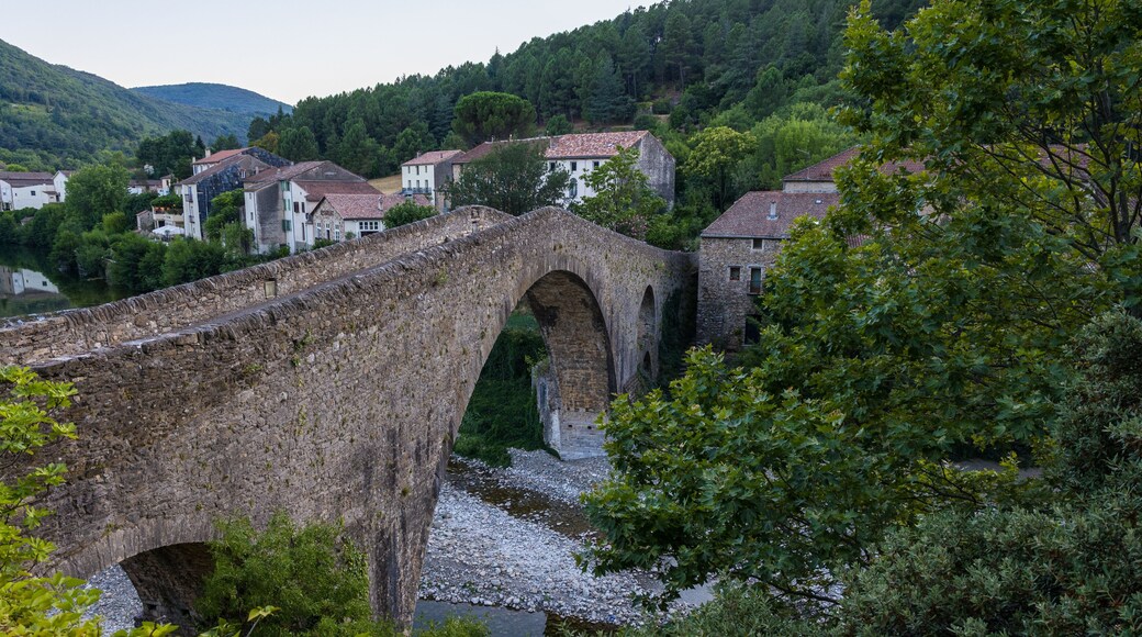 Pont du Diable d'Olargues au coucher du soleil
