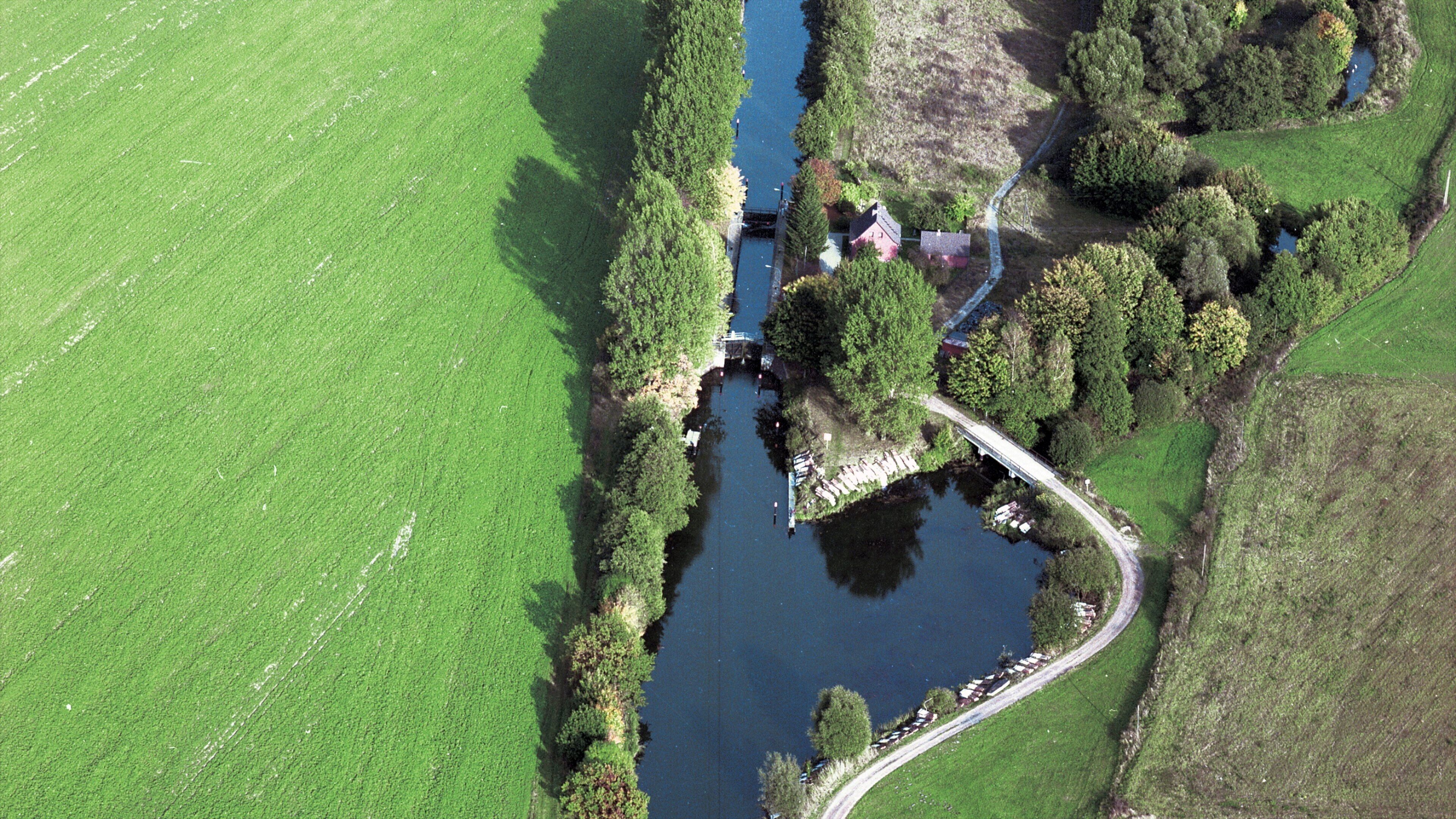 Zingst que inclui um rio ou córrego, um parque e cenas tranquilas