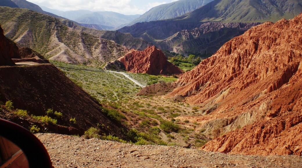 Paseo de los Colorados, a trail to enjoy the colorful hills.