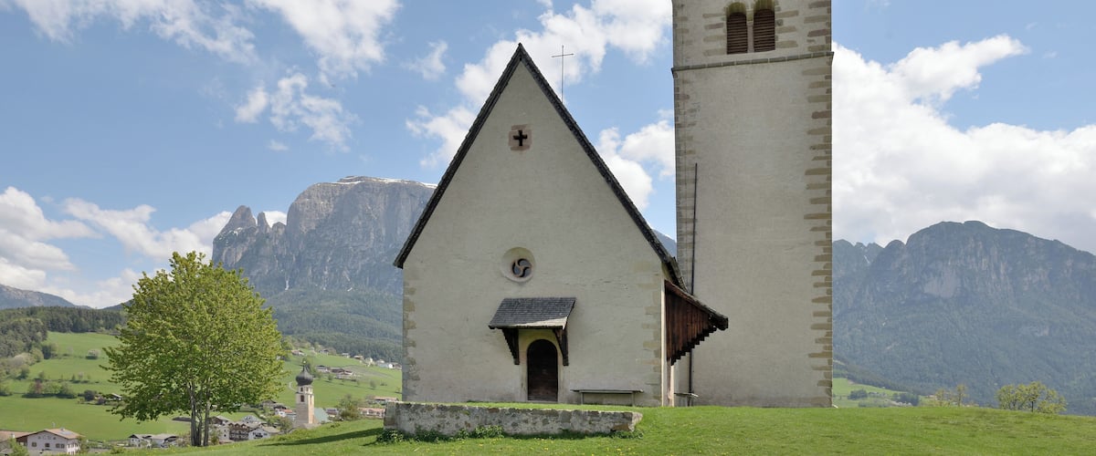 Sankt Peter am Bichl church in Völs am Schlern