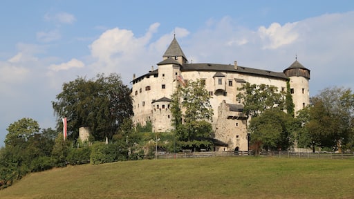 This media shows the cultural heritage monument with the number 17943 in South Tyrol.