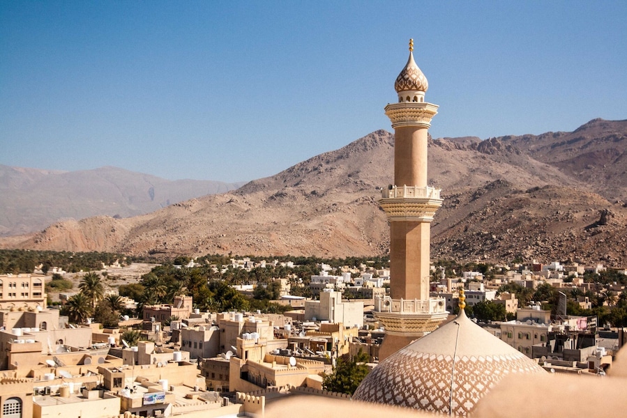 The #minaret of Al Qala’a #Mosque in #Nizwa, #Oman 🇴🇲, as seen from the top of the walls of the city’s #fort.
#LifeAtExpedia