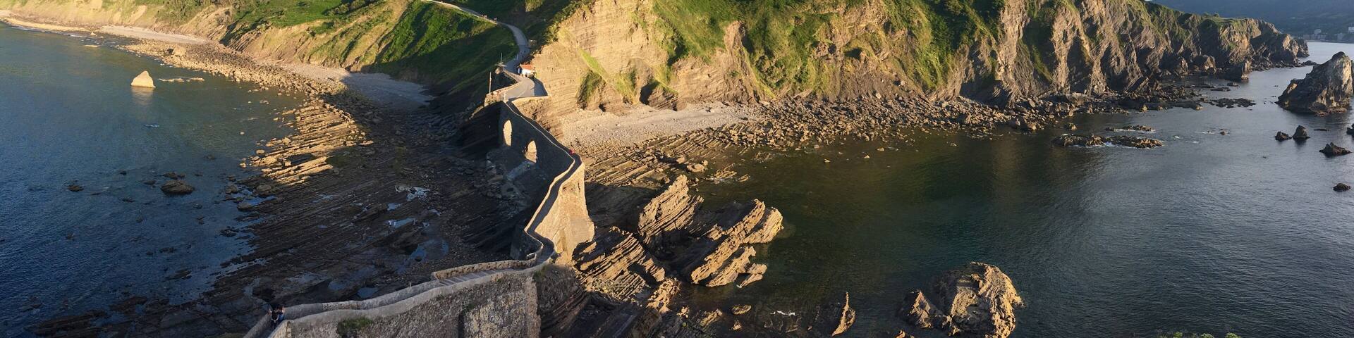 We enjoyed this beautiful piece of nature after 8 PM: the temperature was perfect and almost nobody on the site. And this is one of the filming locations of Game of thrones: can You recognize Dragonstone?
