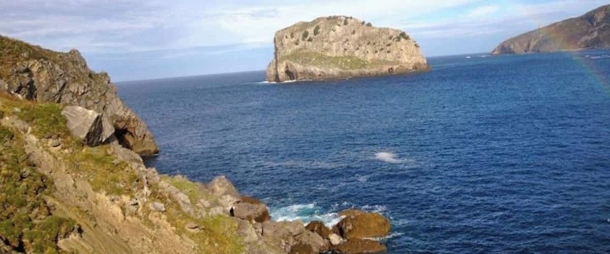 If in northern Spain, don't miss this place. We lucked out with a
Beautiful Rainbow!!!
#waterlust
#blue