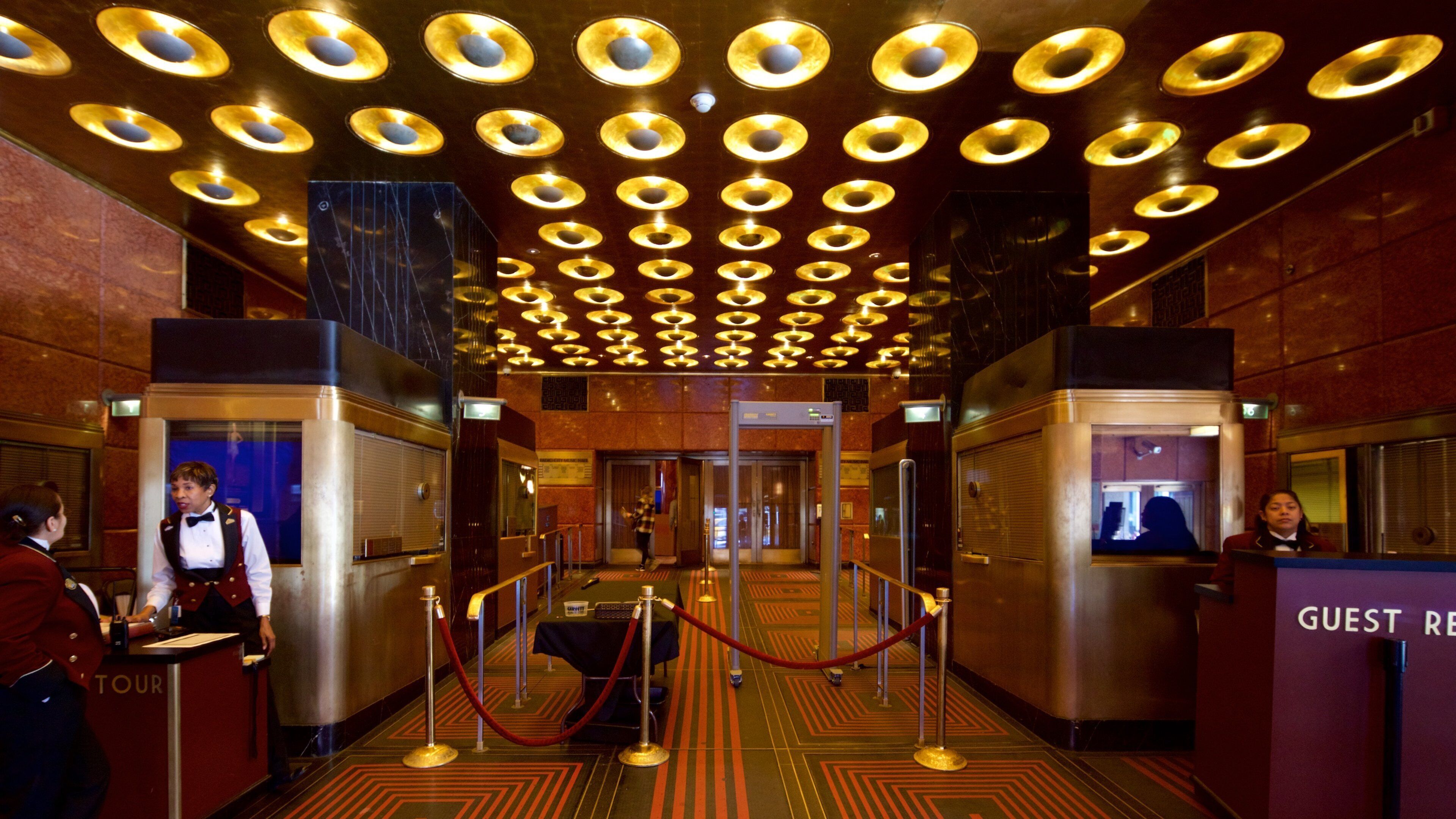 Radio City Music Hall som viser innendørs