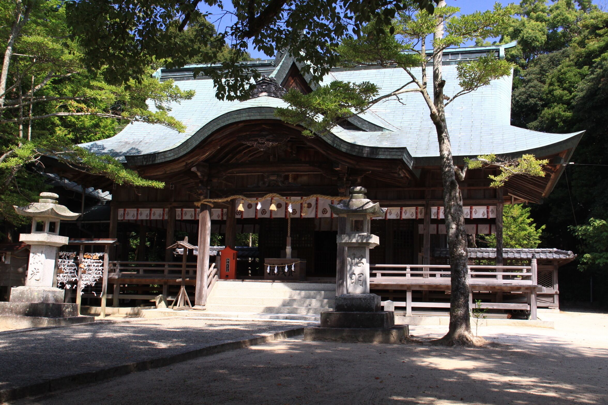 Tamanooya jinja haiden