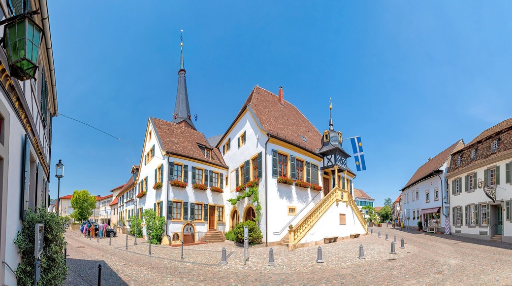 Altes Rathaus von Deidesheim an der Weinstraße, Rheinland-Pfalz, Deutschland