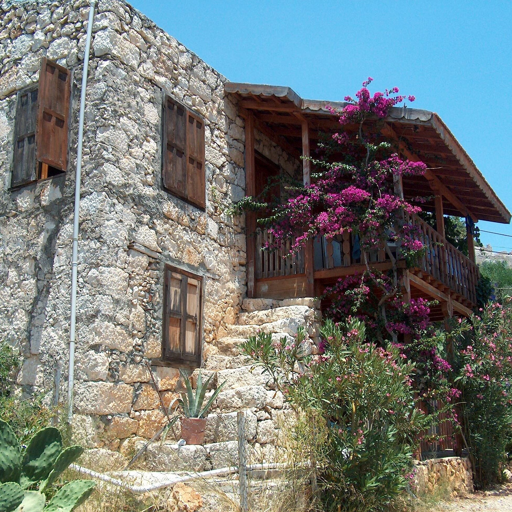 Kaş, Antalya, Turkey 
#StunningStructures #kas #antalya #turkey #nofilter #travel #holiday #histori #photoofday #photo 