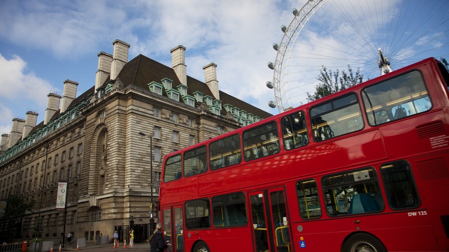 London Eye showing a city