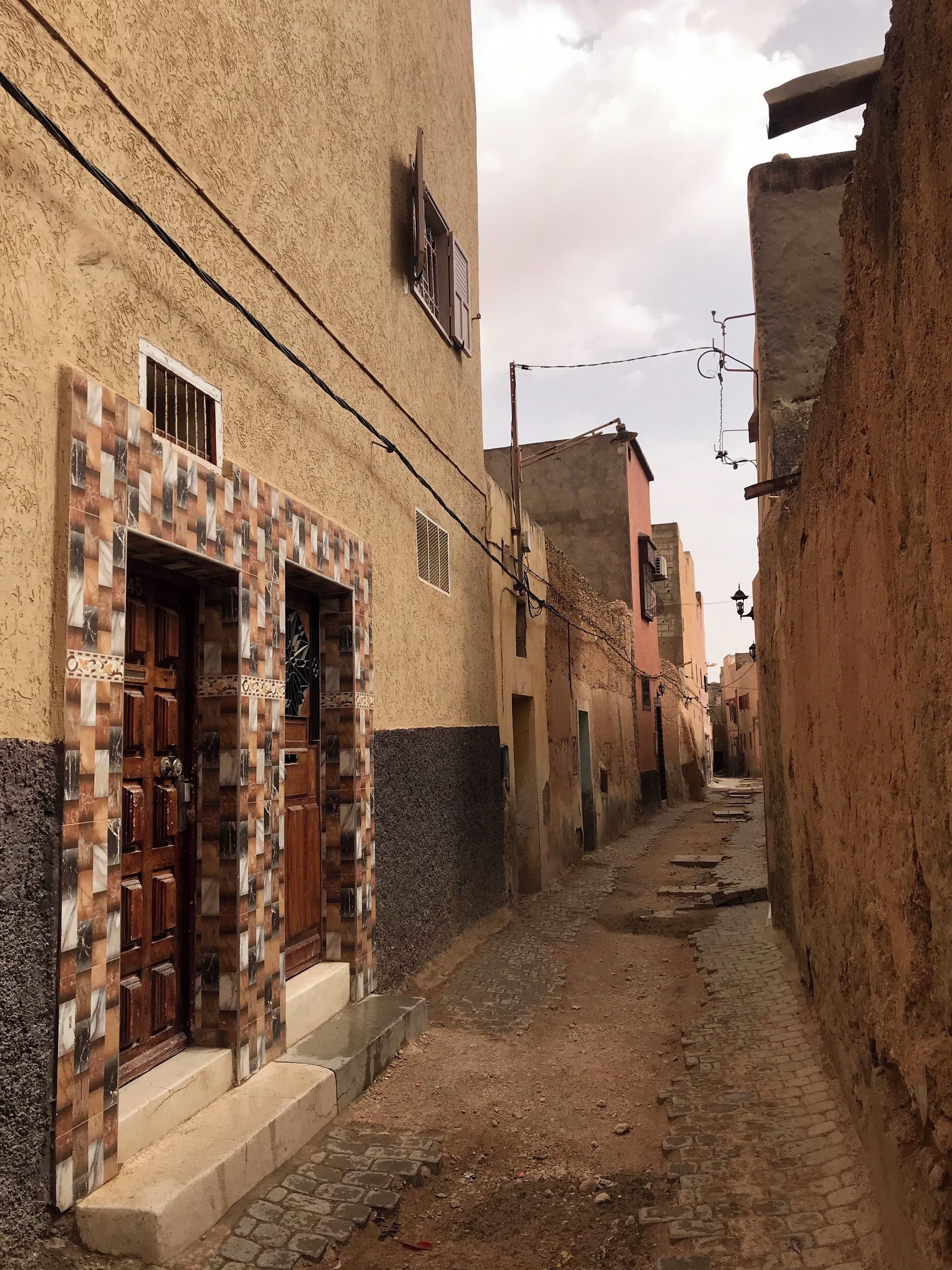 One of the many streets inside the Medina in Tiznit Morocco. #tiznit #morocco #medina #oldcity #travel #wanderlust #tiznitmorocco #flashpackingbarbie #trover #africa