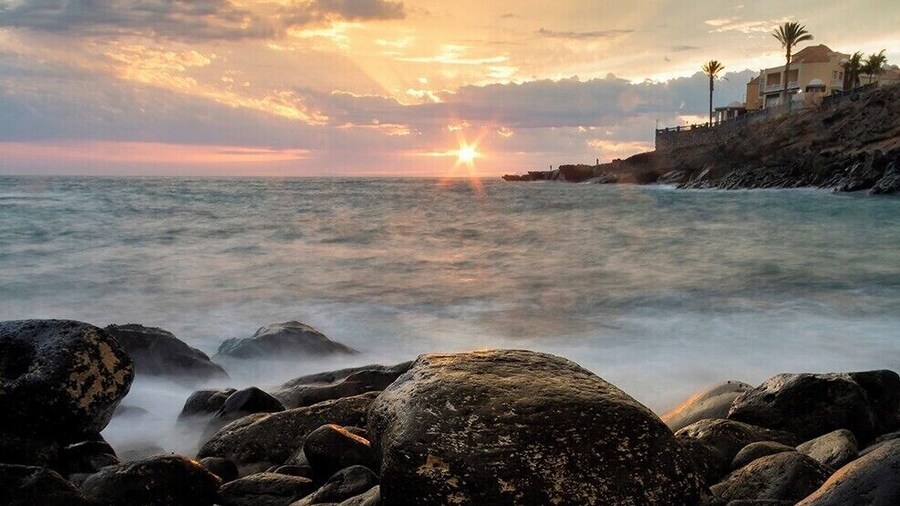 Quiet rocky beach situated next to the Bahia Principe Costa Adeje Hotel in Playa Paraiso.
Taken in late November, sunset is around 6.10pm and can vary from a fairly muted display to a sky that is a wash with reds & oranges.
Quite a steep climb down via stone steps from the road or a steep path from the Hotel side and very rocky towards the shore line so not recommended for flip flops!!
#BVStrove