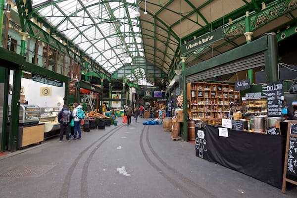 Borough Market welches beinhaltet Straßenszenen, Märkte und Beschilderung
