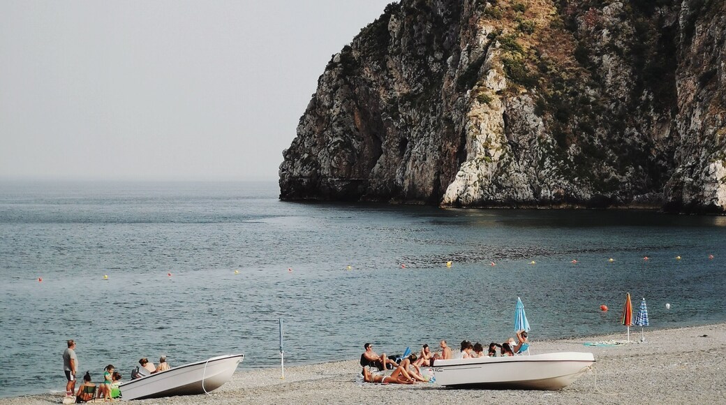 Summer vibes from Sicily. The Italian island is packed with gorgeous beaches, and it's hard to find crowded ones. Maybe the one near Taormina can be crowded, but you can find gems like this just a few kilometres away.
#Sicily #summer #Italy