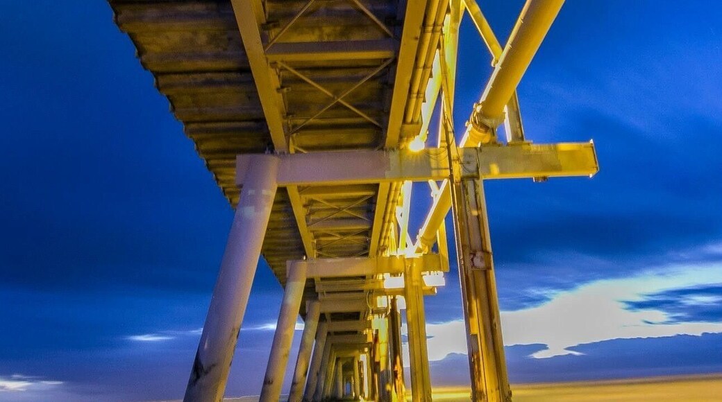 #beachbound
The famous Gold Coast sand pumping Jetty, I reckon every photographer or photography enthusiast and tourist has taken a photo here at sunrise or sunset.