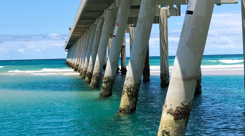 Just a picture of a pier in Surfers Paradise
