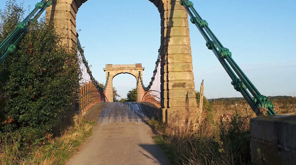 The approach to Horkstow Bridge