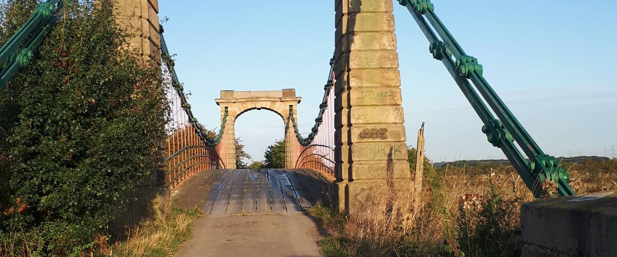 The approach to Horkstow Bridge