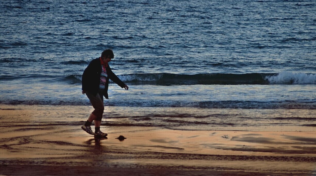 This photo was taken in the evening while having a snack at Bargara beach. I love to spend evenings in the beach. I really do. According to my point of view, Bargara is one of the best place to do that.