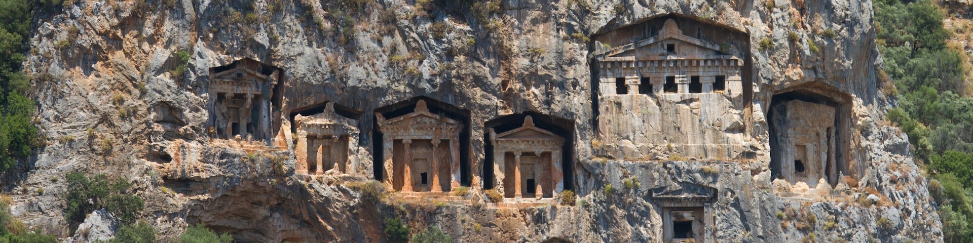 大涼 呈现出 傳統元素 和 遺址