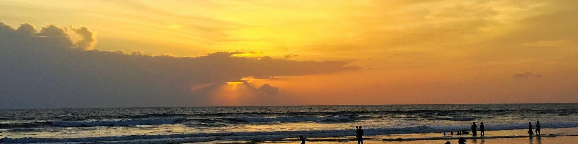 #BeachBound One of my favorites pictures of the sunset taken at Benaulim beach in Goa.... The serene sunset in Goa just makes you go wow and I am still in awe of this location as well as picture..