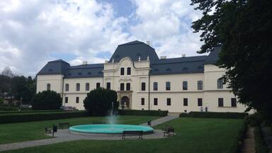 Humenné Castle (or Mansion) is a Renaissance manor house, built in 1610 on the site of the original Gothic Castle, and renovated in the 19th century in a baroque style.
#Hummene #castle #slovakia