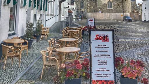 The white village of Thorn was once a miniature principality led by an abbes and a convent of twenty noble ladies. Now it’s a historical site that attracts many tourist who want to see Thorn’s cobbled streets, beautiful Abbey Church and characteristic white houses with their own eyes.