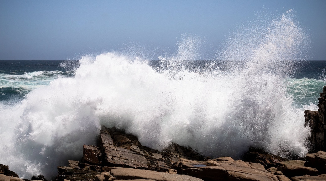Rompimiento de olas en Quintero, Chile