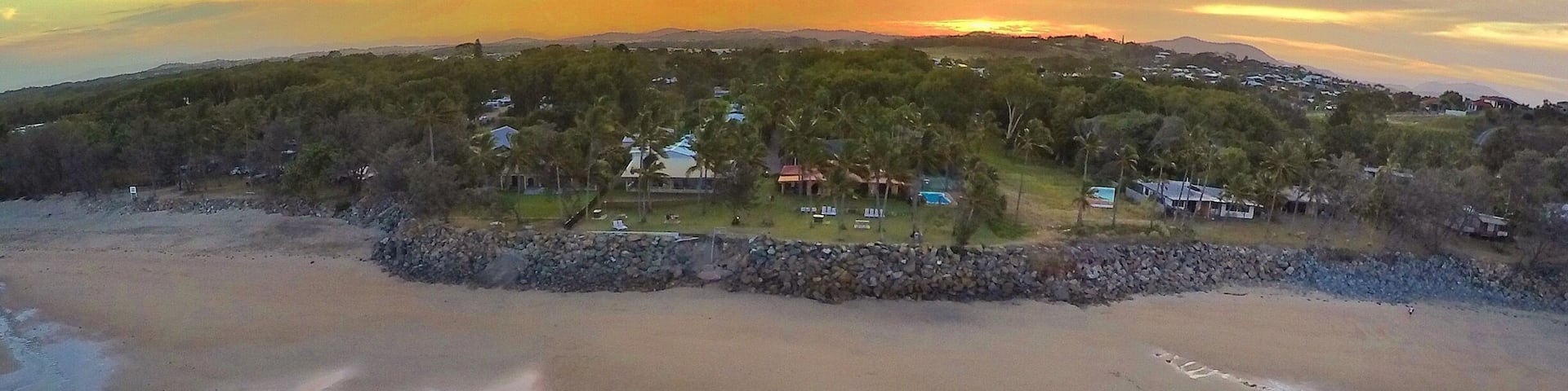 Happy New Years Eve from @visitmackay! Such a stunning sunset to see out 2015! Wishing you all an amazing and fun filled 2016, have an awesome one! 🌅🐠🐟🌴😀
#meetmackayregion #thisisqueensland #seeaustralia #newyearseve #GoProANZ #fly3DR
