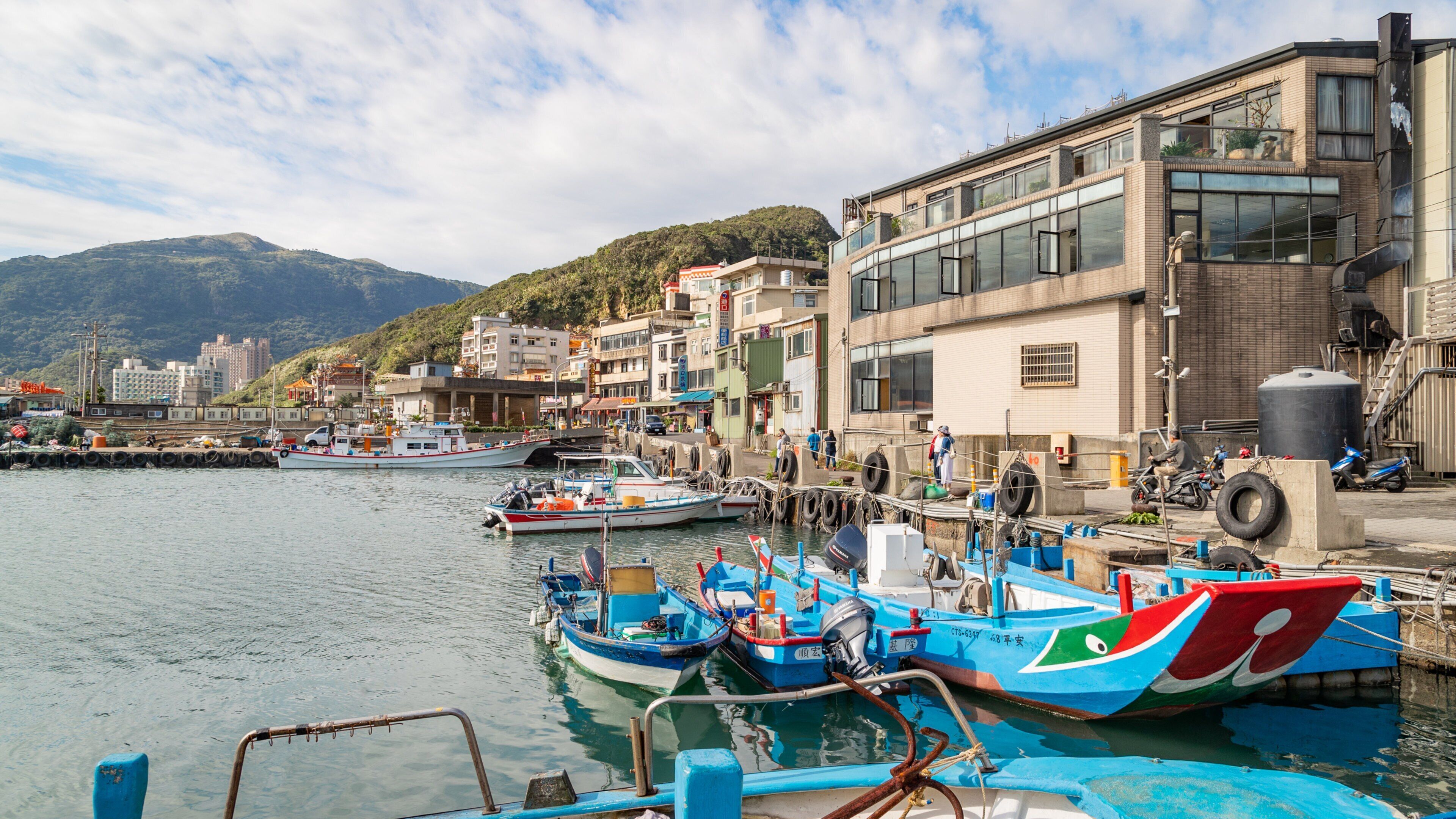 Wanli which includes a bay or harbor
