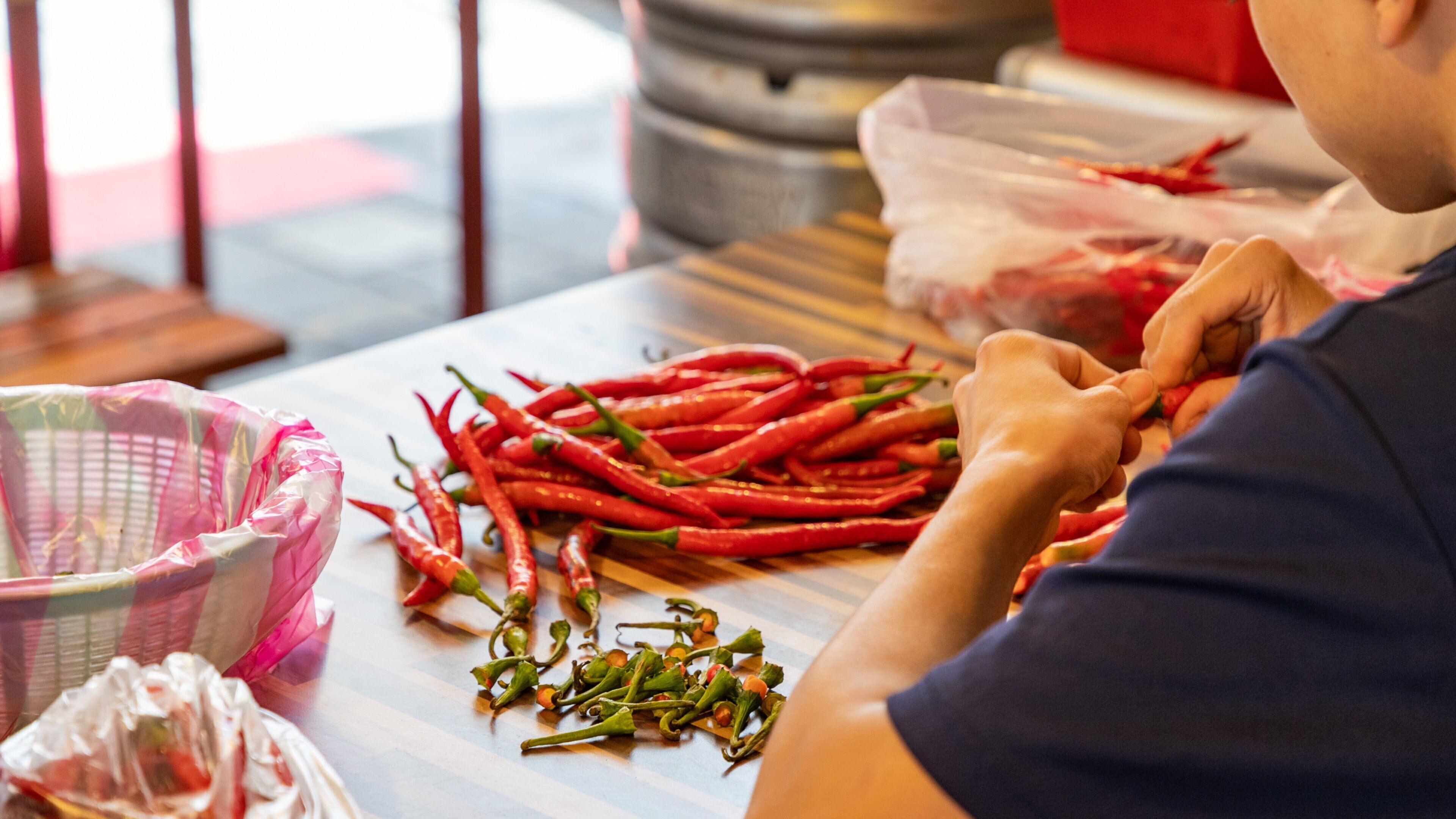 Wanli showing food as well as an individual male