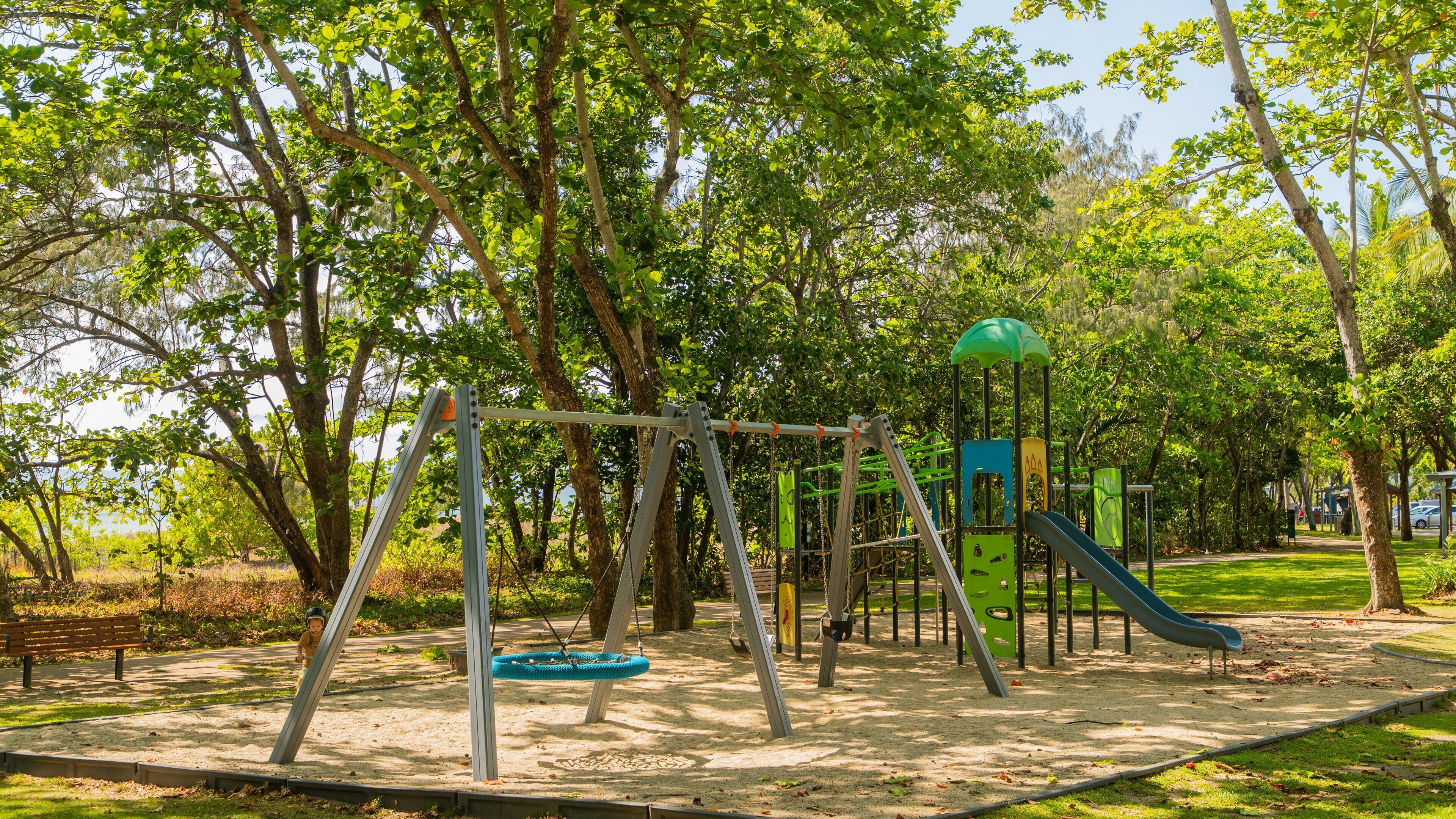 Yorkeys Knob which includes a playground