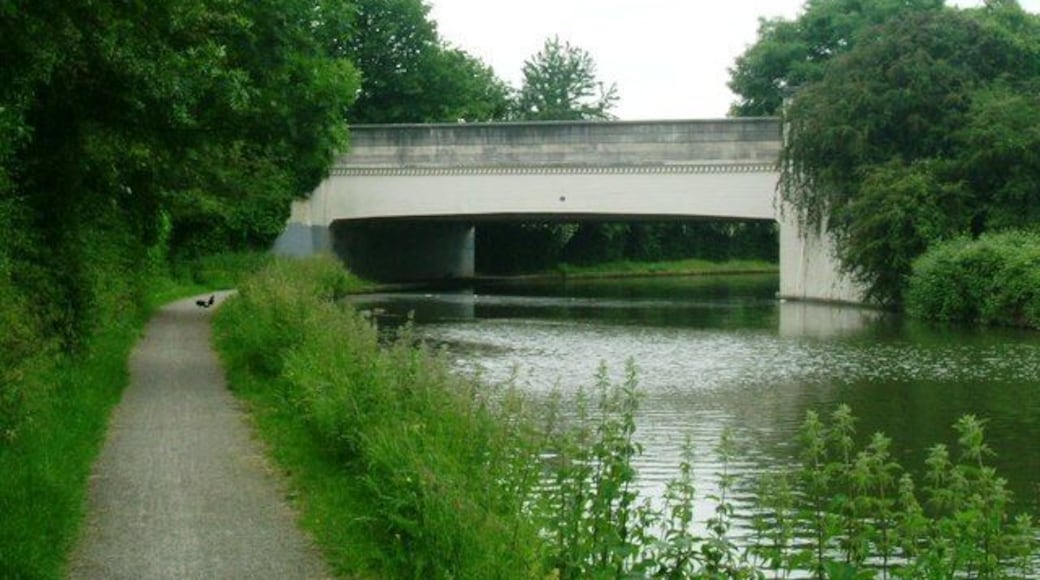 Greenford Road canal bridge II