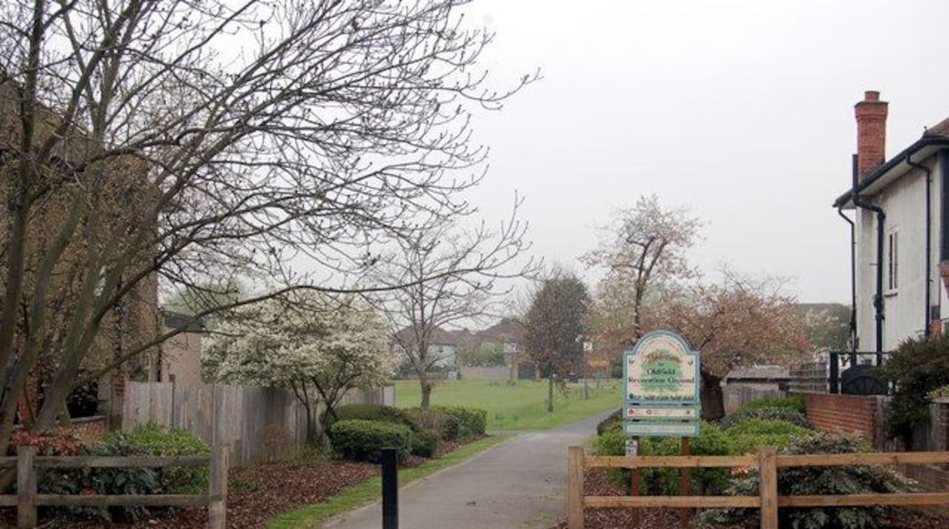 Entrance to Oldfield Recreation Ground, Greenford. Greenford Road entrance. See also 1233688 which is adjacent to this image.