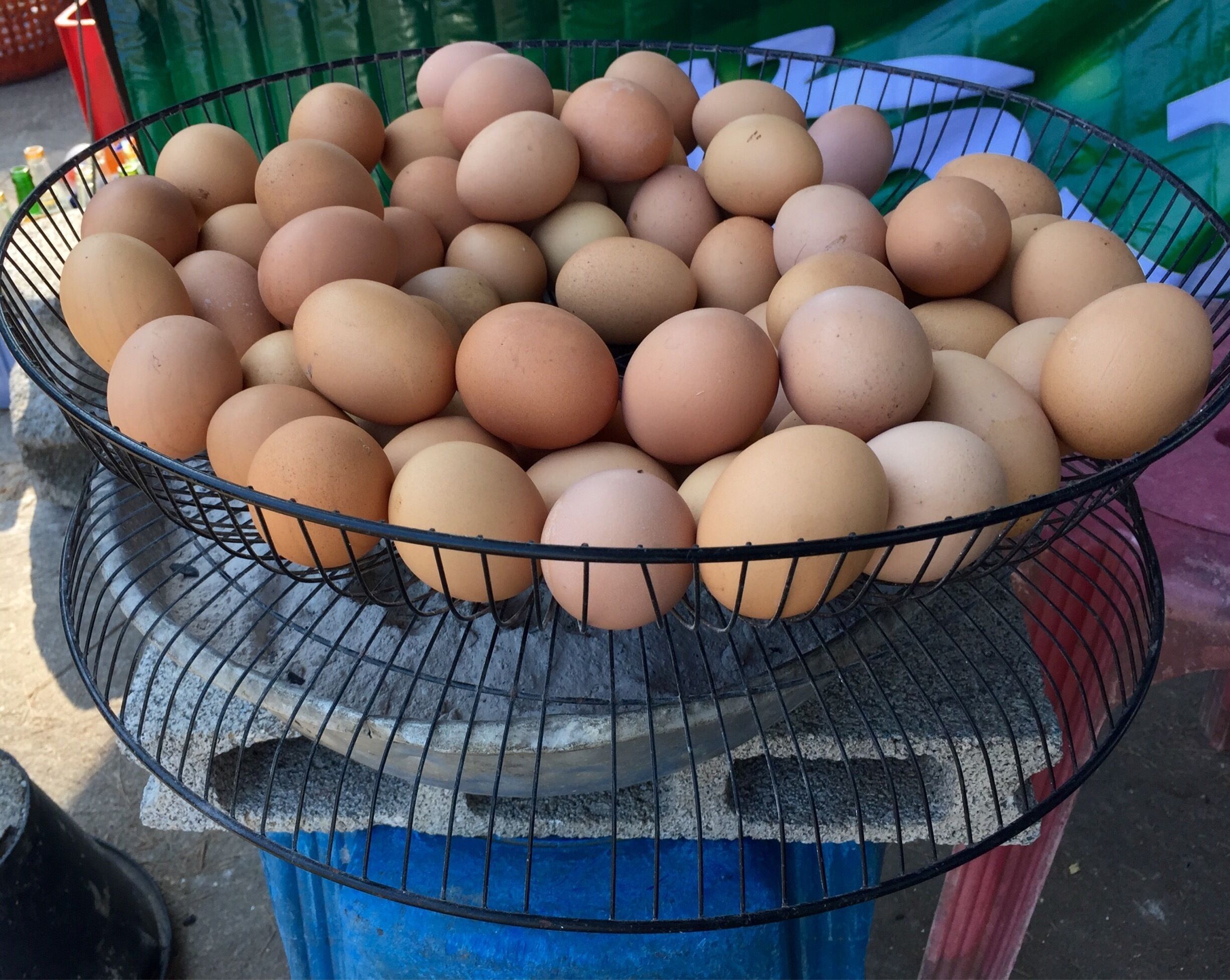 Basic way to make the eggs warm.. I must say its basic but brilliant idea. #market