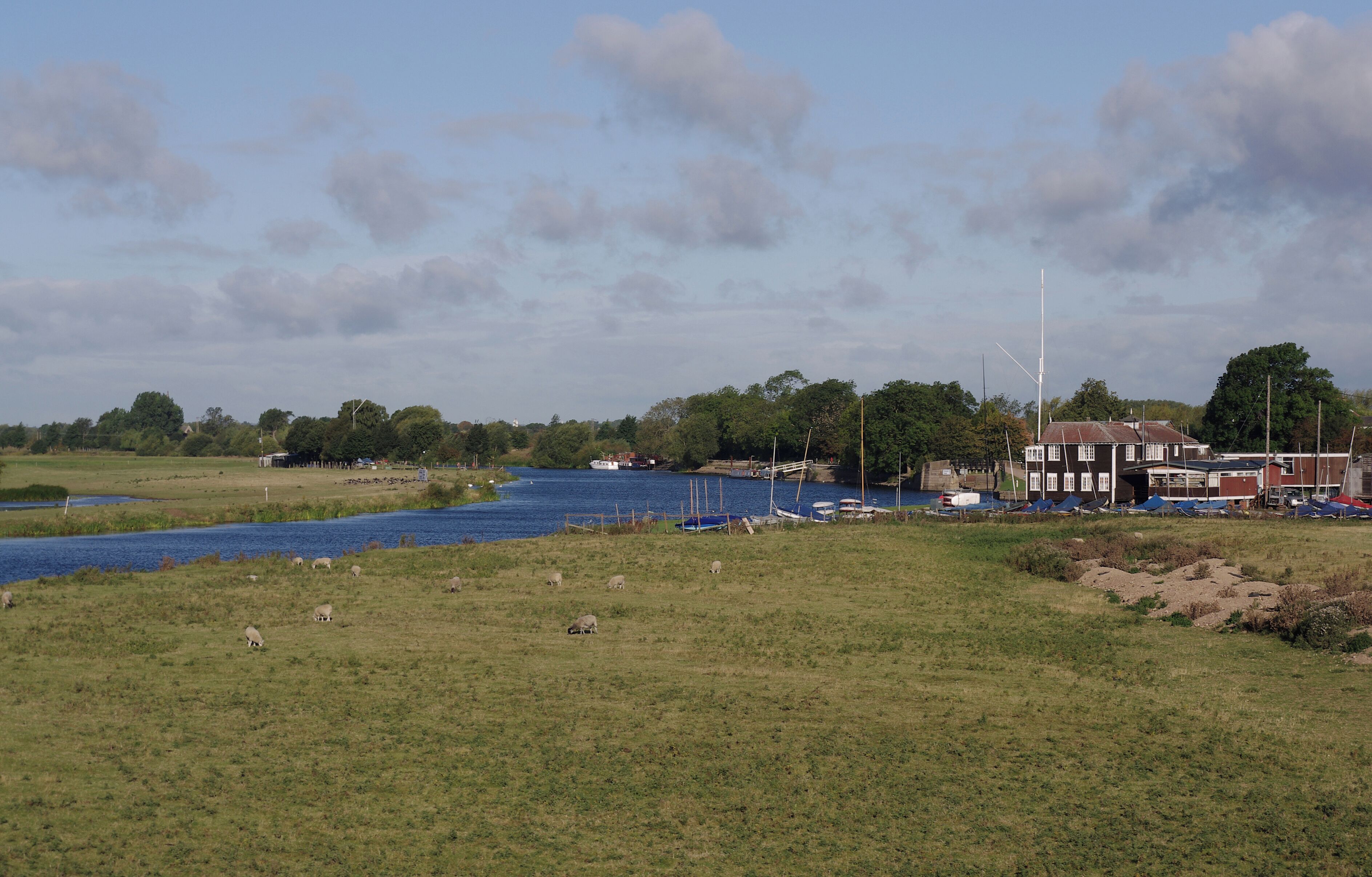The River Trent at Long Eaton, taken from the Midland Main Line bridge.