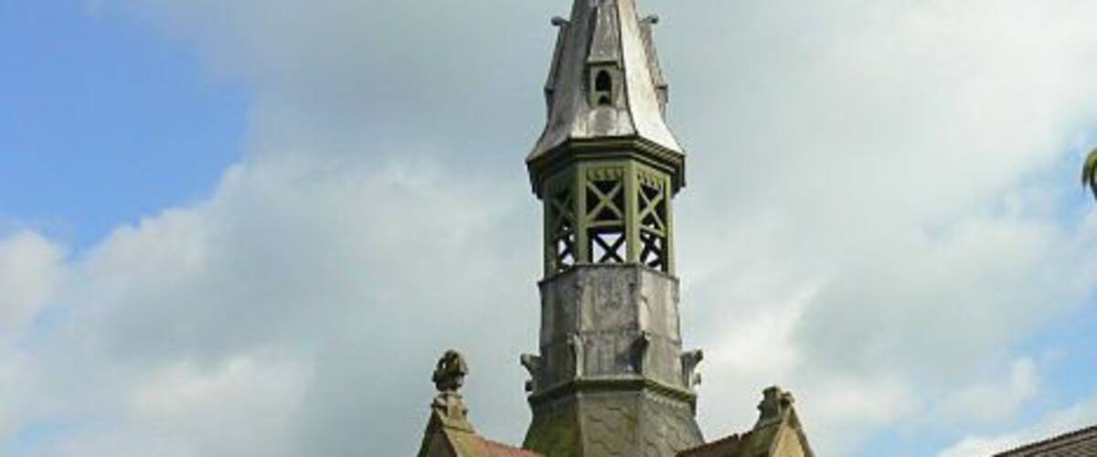Porte cochere High Gothic, Victorian style. This is the chapel in Long Eaton's West Park Cemetery, built in 1889.