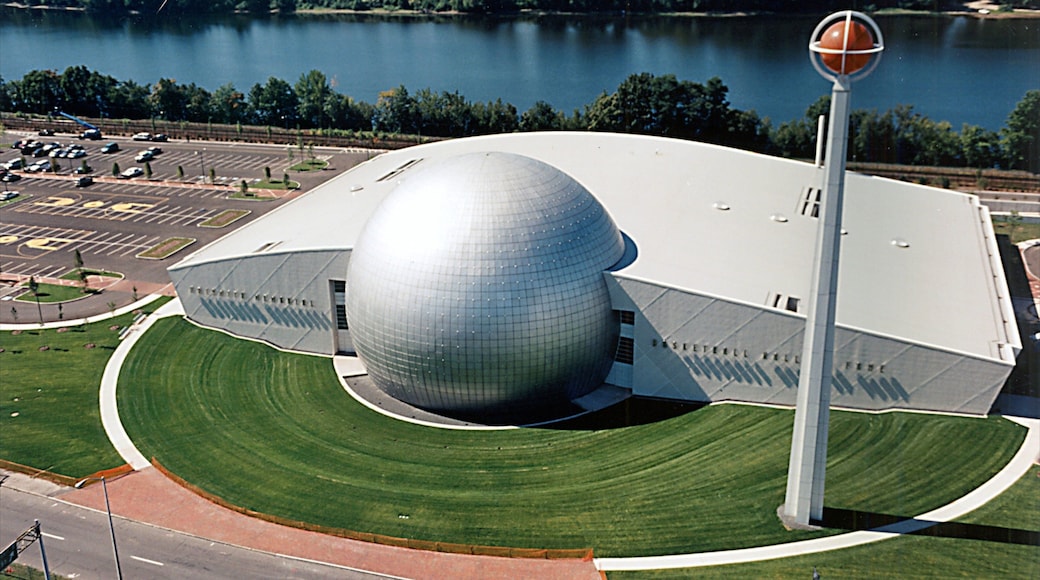 Springfield featuring modern architecture