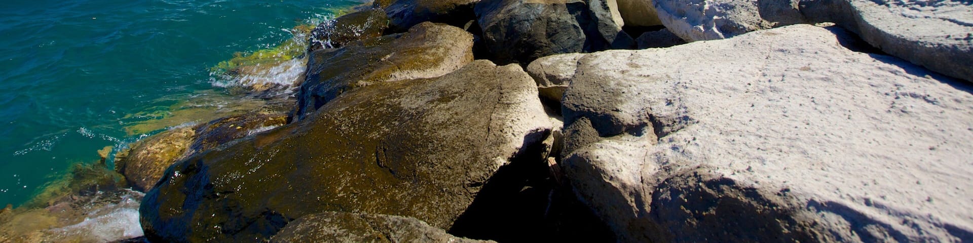 Uturoa which includes cruising