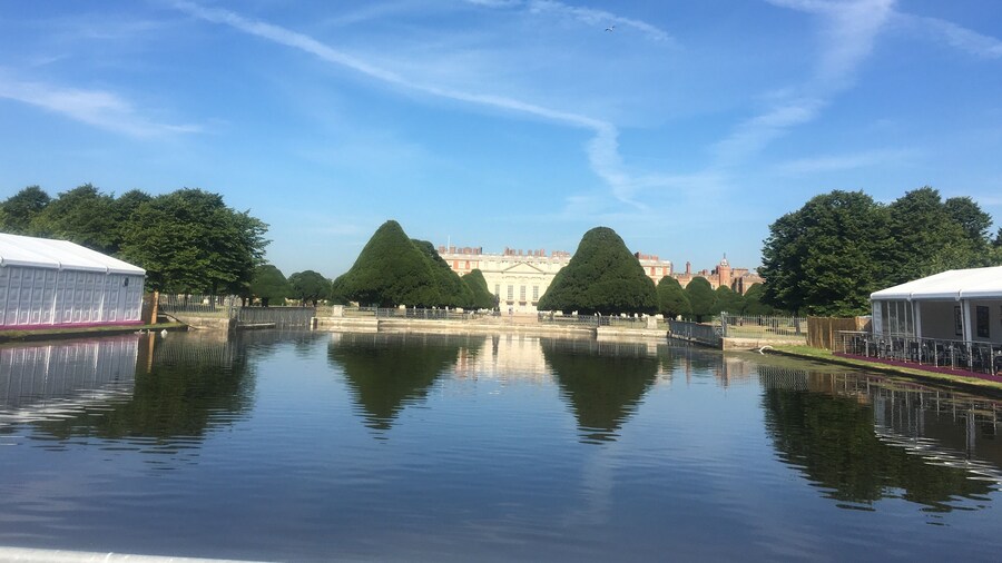 #TBT Reflection on the lake at RHS Hampton Court Flower Show.
Tip: park out and take the boat to the show!
#lifeatexpedia