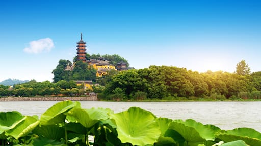 PAJF0W Jinshan is a Buddhist holy place in the south of the Yangtze River. Zhenjiang, China.