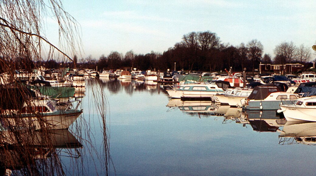 Evening at Penton Hook Marina in January 1973. Camera: Olympus Pen F Half Frame SLR.