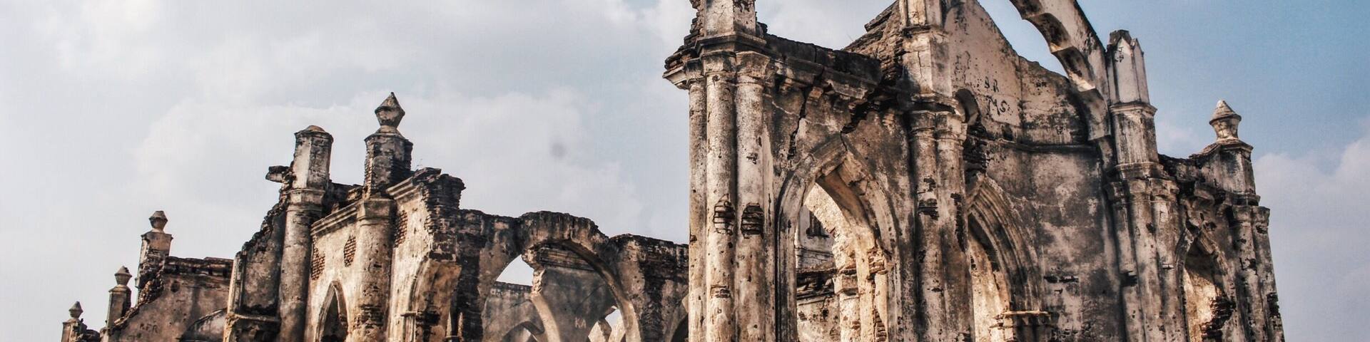 The Rosary Church is a fine example of Gothic Architecture. Built in the 1860s by the French Missionaries, and abandoned in 1960 after the construction of the Hemavati Dam. This beautiful church has stood the test of times. During the monsoon season, it is usually submerged in water.