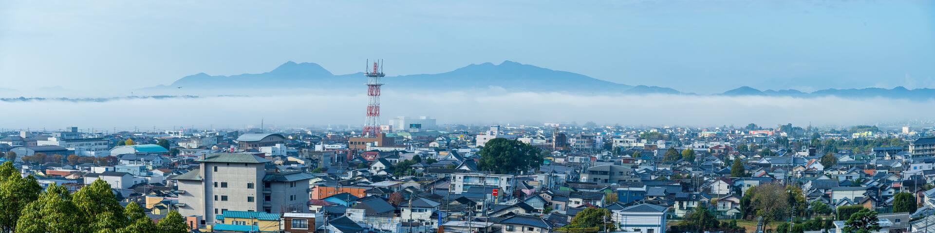 早朝の朝霧・雲海 温泉観光スポット 菊池市街地パノラマ風景
Early morning morning fog, sea of clouds, hot spring tourist spot, panoramic view of Kikuchi city
日本(秋)2022年撮影
Japan (Autumn) Taken in 2022
九州・熊本県菊池市(菊池公園)