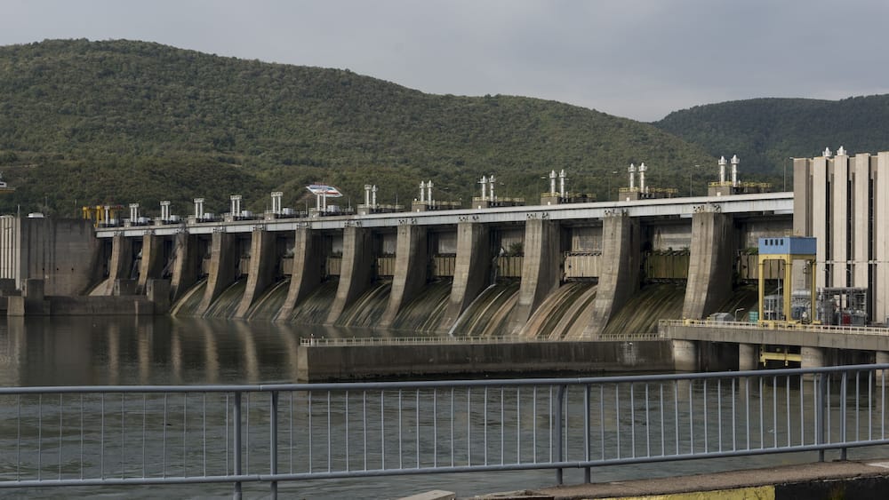 Dam on river, Iron Gate I Hydroelectric Power Station, Danube River, Drobeta-Turnu Severin, Mehedinti County, Oltenia, Romania