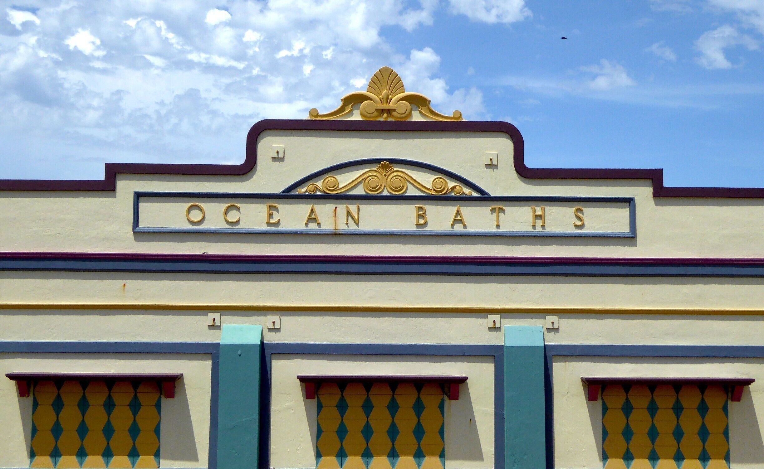 Most of the historic buildings in Newcastle date from the late 1800s, but there are some fabulous examples of Art Deco as well, especially the fabulous Ocean Baths.